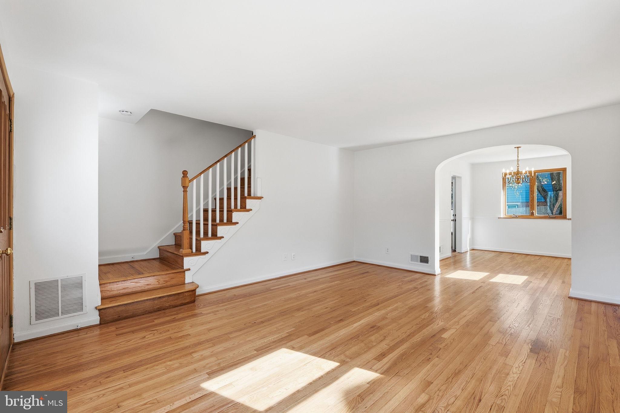 11977 Andrew Street Silver Spring, MD 20902 - Photo 3 of 28 Inviting living room perfect for hosting