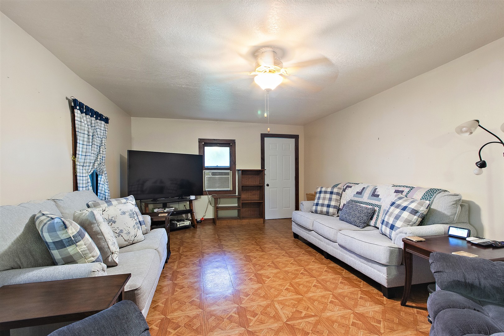 2911 South 5750E Road St. Anne, IL 60964 - Photo 3 of 20