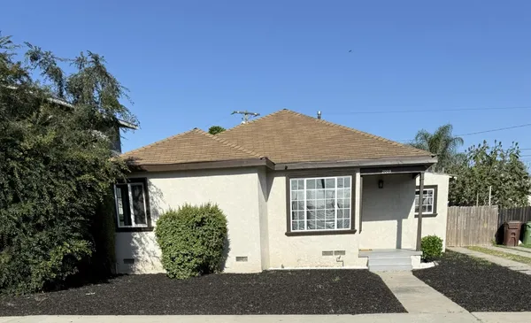 $699,000 | 2009 North Pannes Avenue, Compton, CA 90221