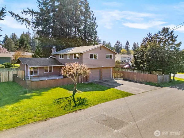 $450,000 | 6801 Husky Way Southeast, Lacey, WA 98503
