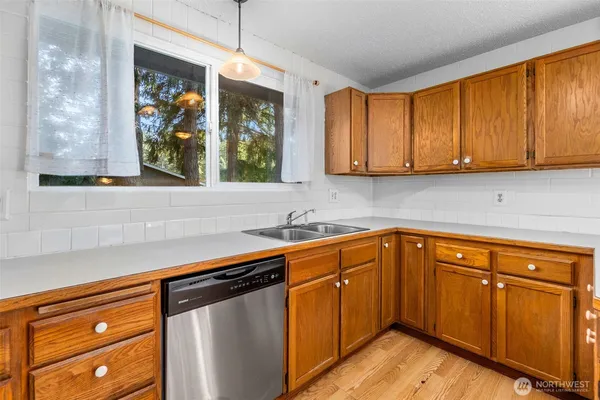 $450,000 | 6801 Husky Way Southeast, Lacey, WA 98503