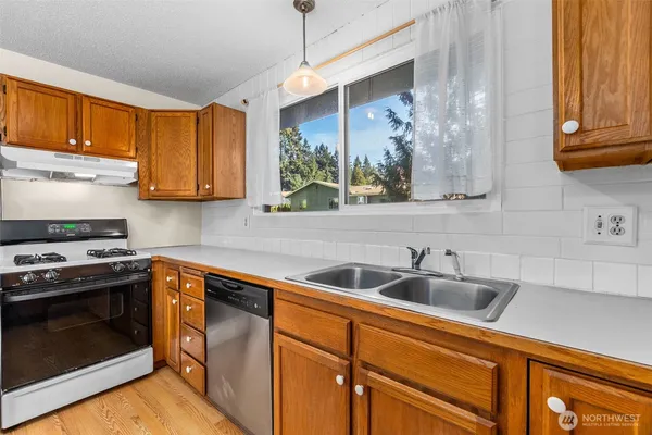 $450,000 | 6801 Husky Way Southeast, Lacey, WA 98503