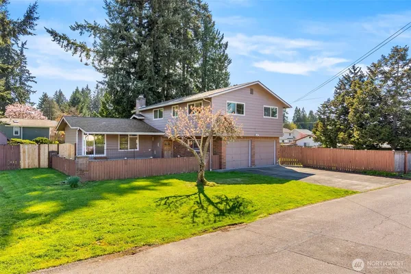 $450,000 | 6801 Husky Way Southeast, Lacey, WA 98503