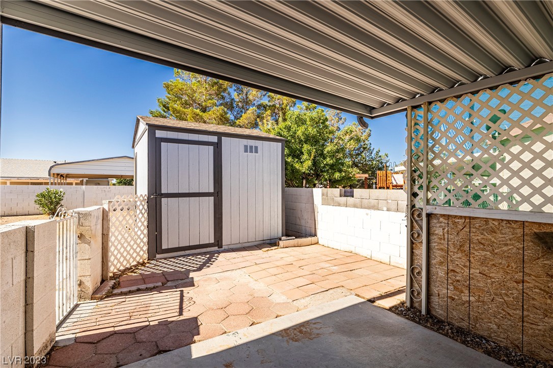 561 East Simkins Road Pahrump, NV 89060 - Photo 3 of 26 Gallery Image 3