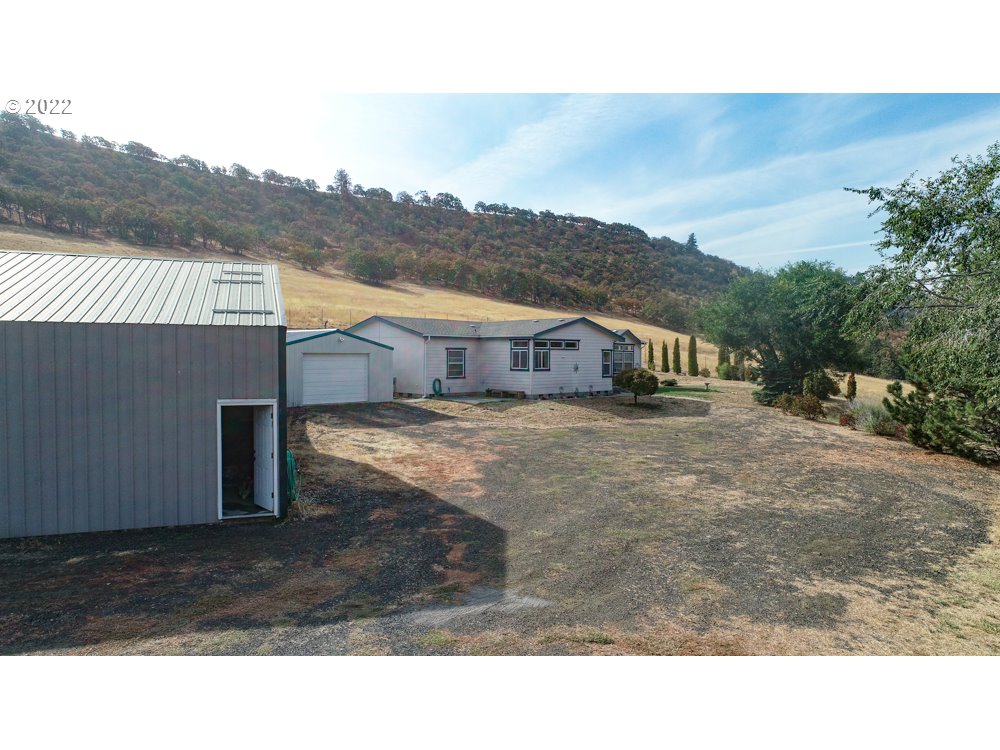 6160 Cherry Heights Road The Dalles, OR 97058 - Photo 1 of 31 Gallery Image 1