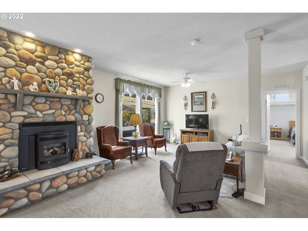 6160 Cherry Heights Road The Dalles, OR 97058 - Photo 18 of 31 Gallery Image 18
