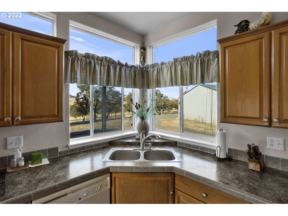 6160 Cherry Heights Road The Dalles, OR 97058 - Photo 20 of 31 Gallery Image 20