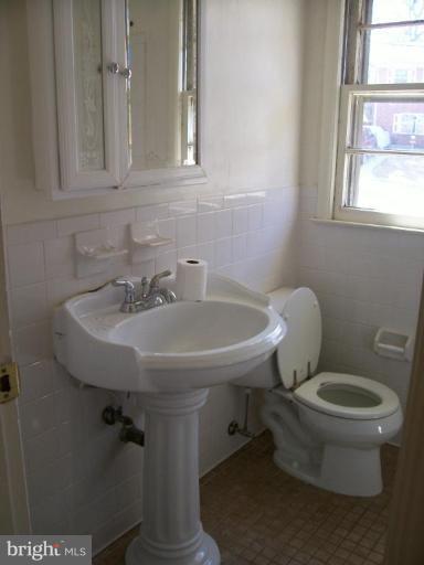 5922 Berwyn Road Berwyn Heights, MD 20740 - Photo 4 of 5 Bath #1