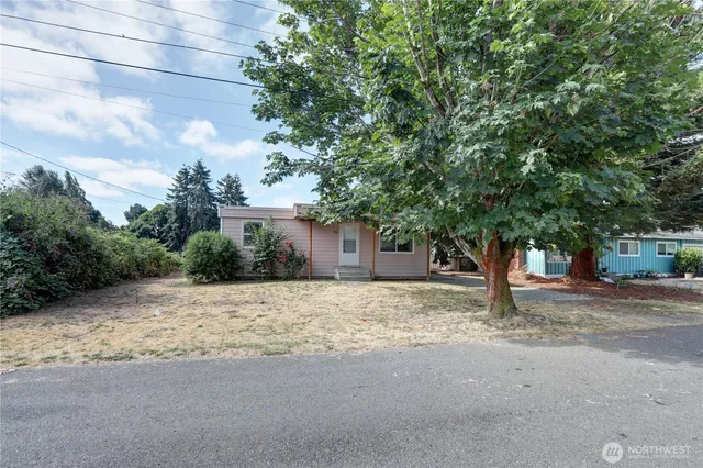 $550,000 | 4627 South 125th Street, Tukwila, WA 98178