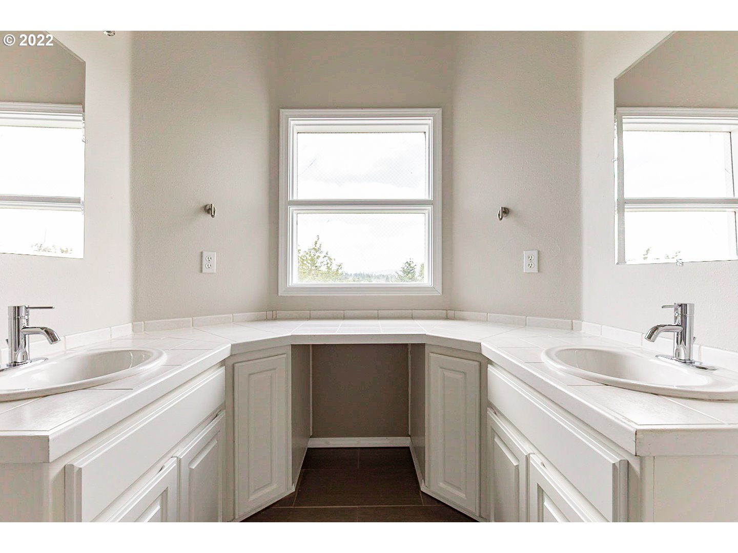 2635 Northeast Rocky Butte Road Portland, OR 97220 - Photo 26 of 32 Gallery Image 26