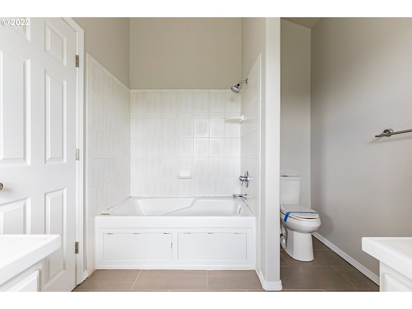 2635 Northeast Rocky Butte Road Portland, OR 97220 - Photo 4 of 32 Gallery Image 4