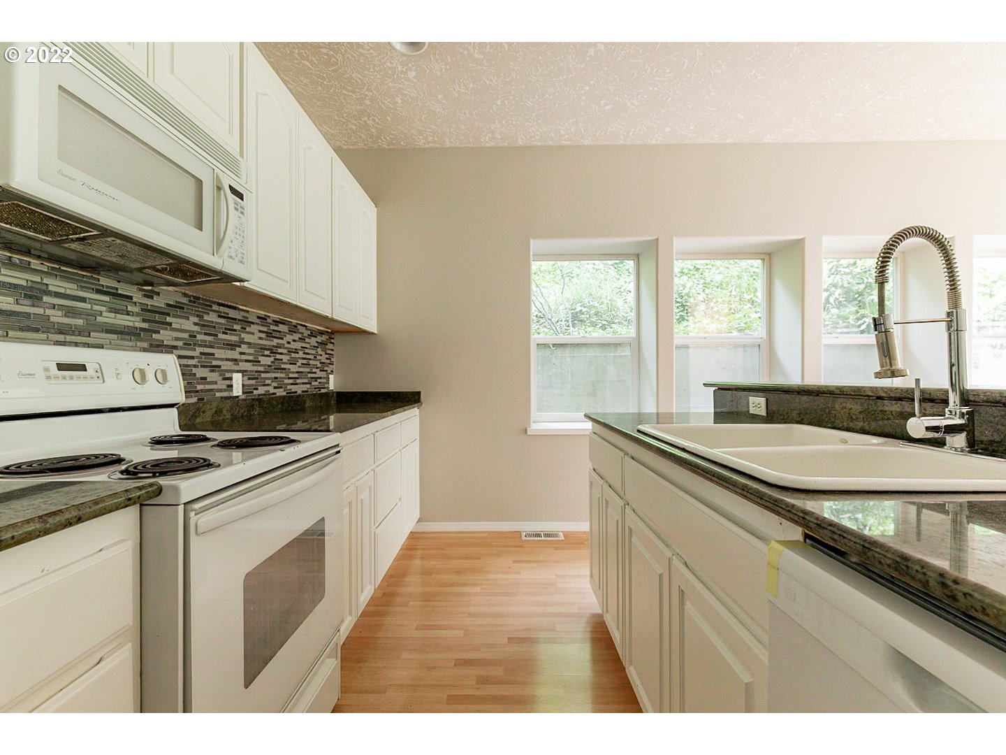 2635 Northeast Rocky Butte Road Portland, OR 97220 - Photo 6 of 32 Gallery Image 6