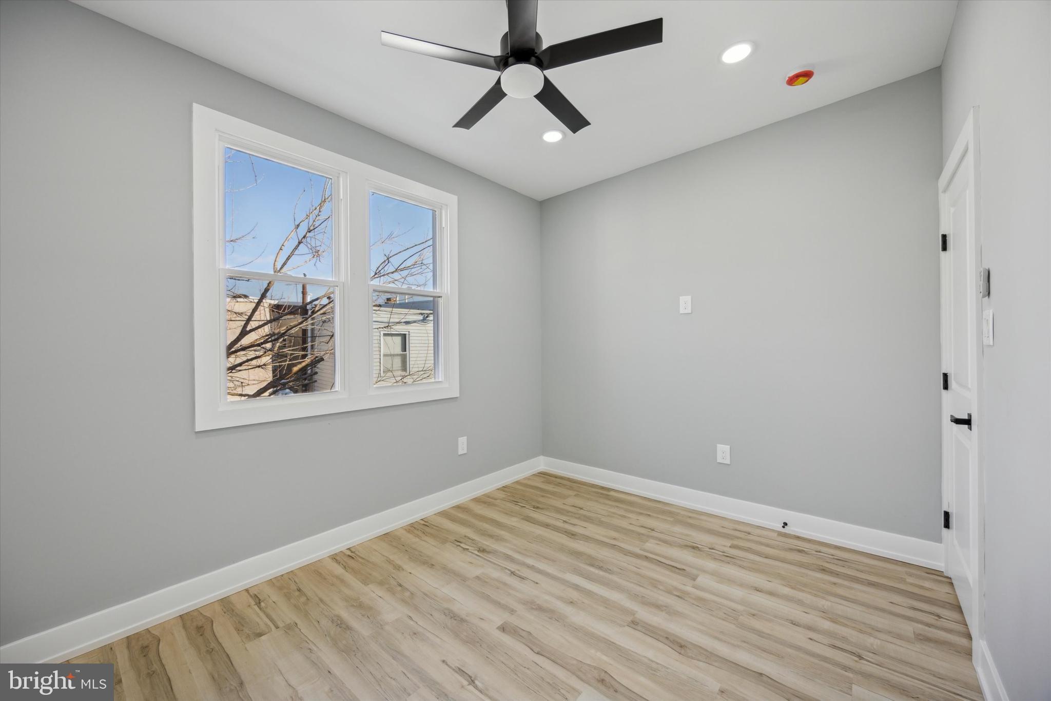 451 Fitzgerald Street Philadelphia, PA 19148 - Photo 21 of 25 Rear Bedroom 2