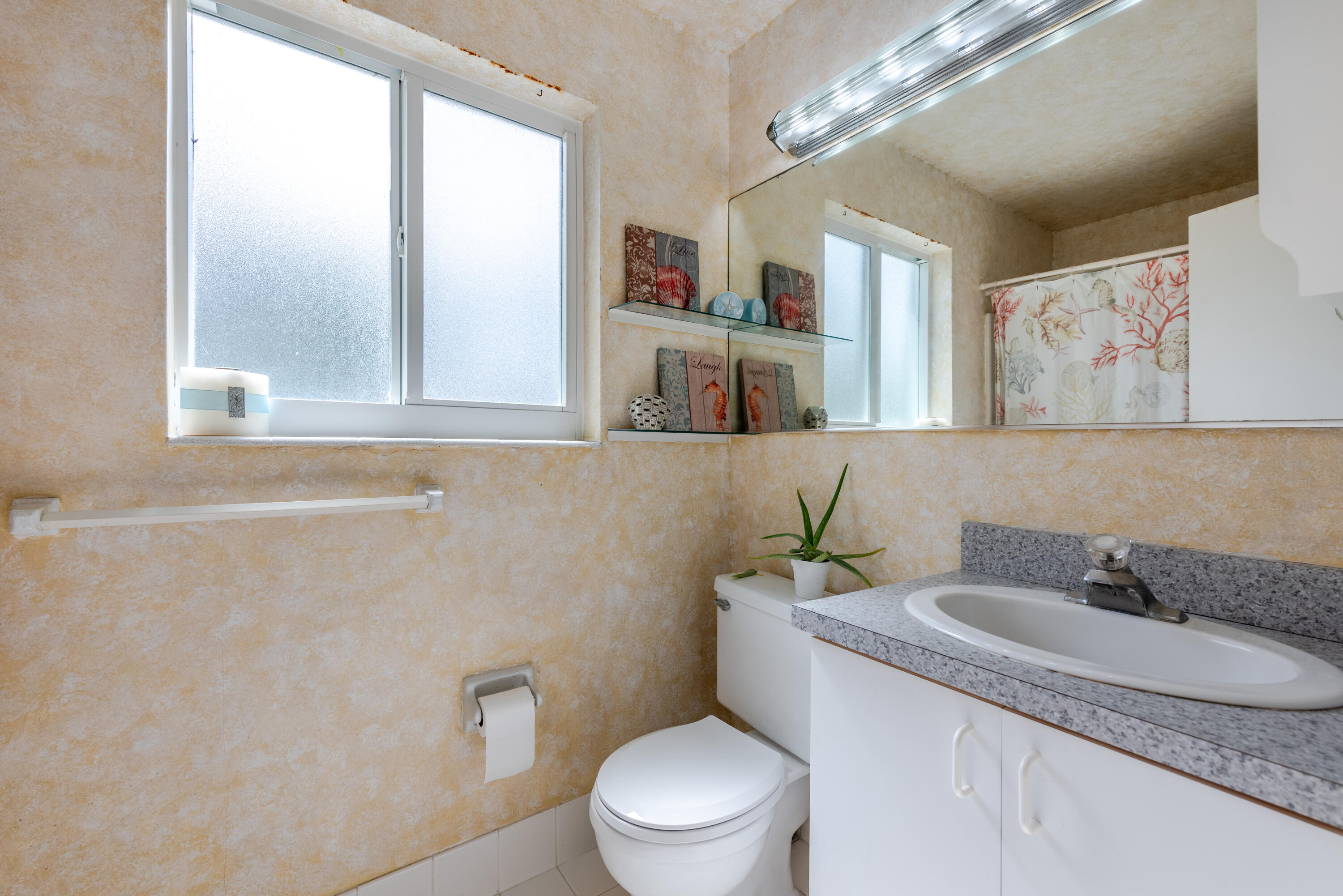 28 Southwest 9th Avenue Boca Raton, FL 33486 - Photo 18 of 23 Master Bathroom