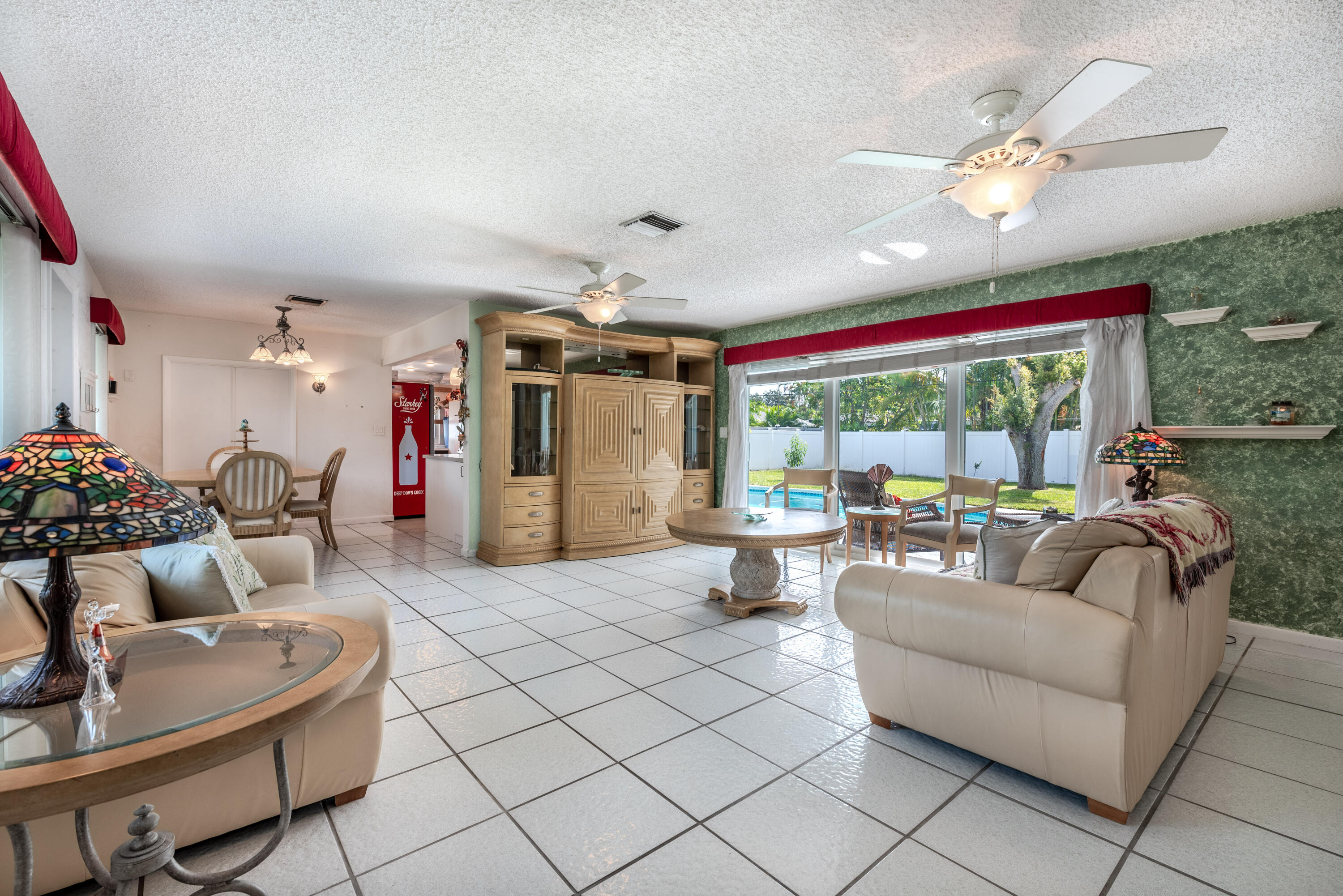 28 Southwest 9th Avenue Boca Raton, FL 33486 - Photo 5 of 23 Living Room