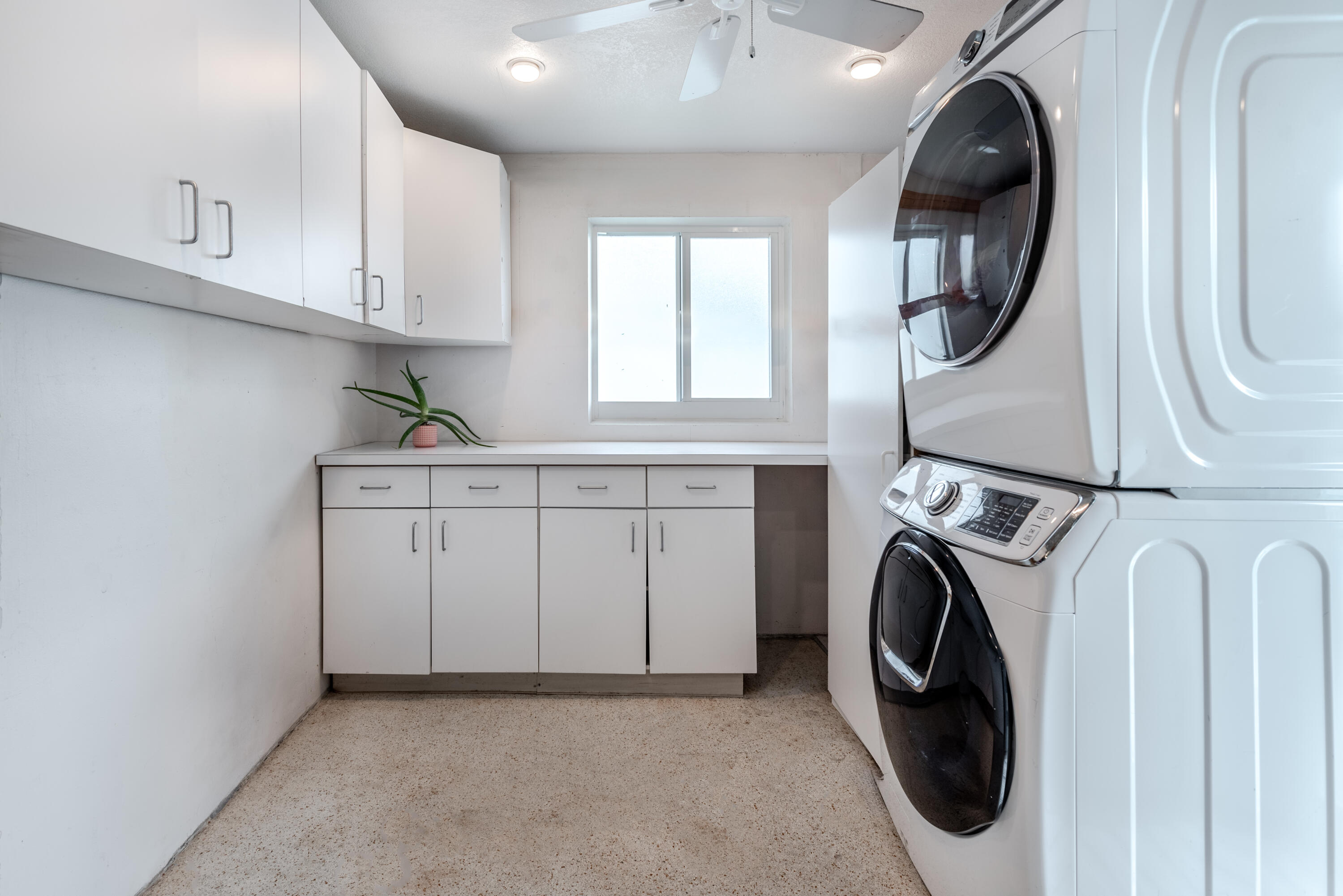 28 Southwest 9th Avenue Boca Raton, FL 33486 - Photo 10 of 23 Laundry Room