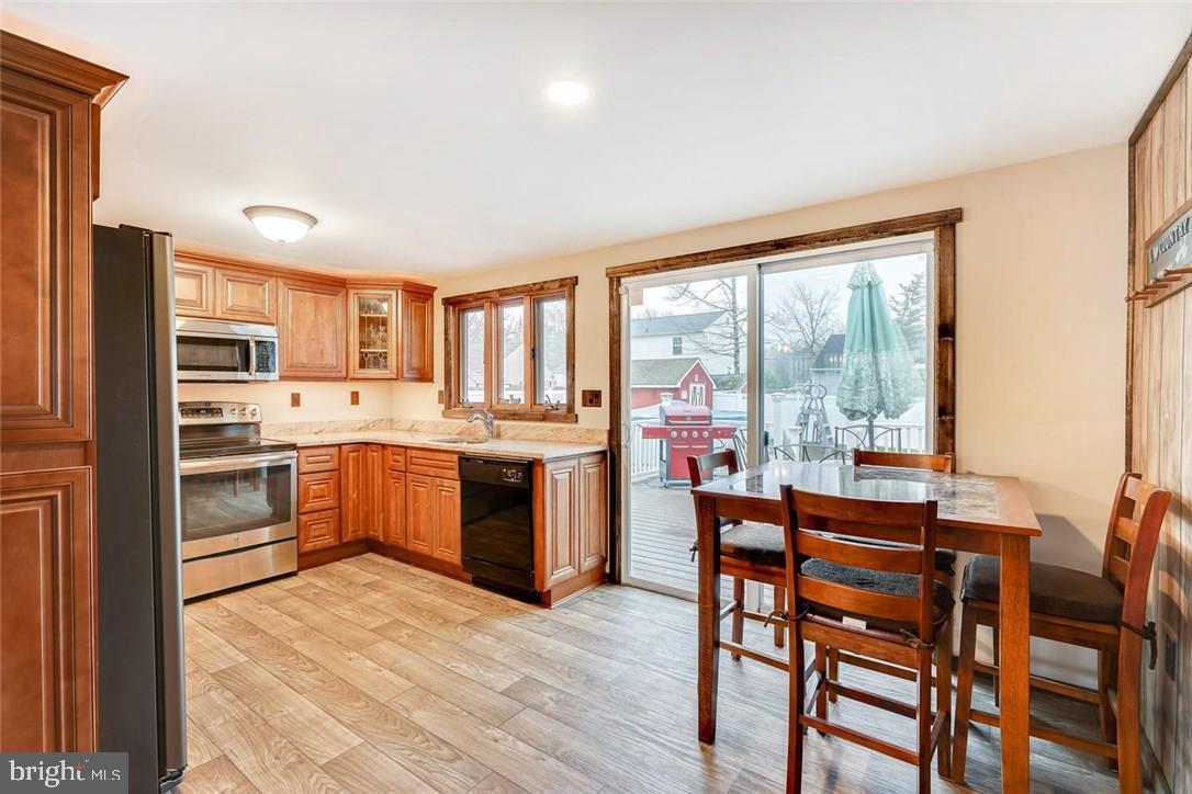 121 Inlet Avenue Manahawkin, NJ 08050 - Photo 2 of 33 Gallery Image 2