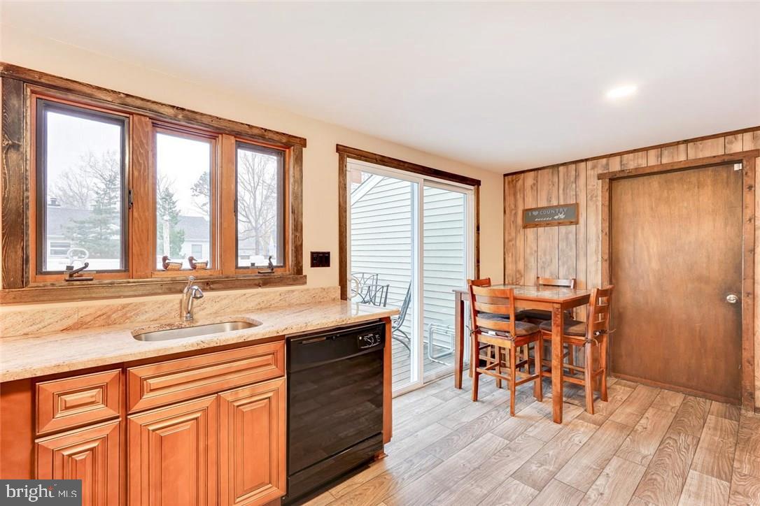 121 Inlet Avenue Manahawkin, NJ 08050 - Photo 11 of 33 Gallery Image 11
