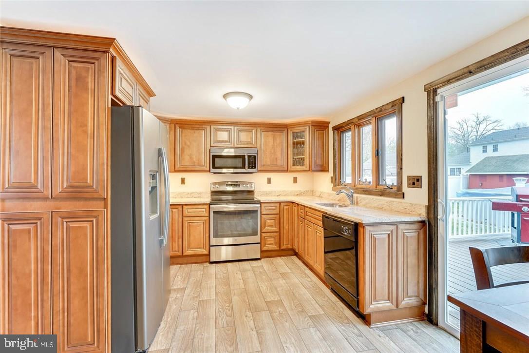 121 Inlet Avenue Manahawkin, NJ 08050 - Photo 19 of 33 Gallery Image 19