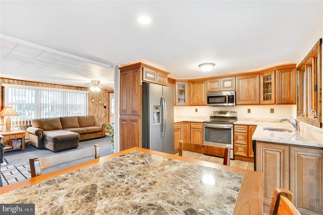 121 Inlet Avenue Manahawkin, NJ 08050 - Photo 3 of 33 Gallery Image 3