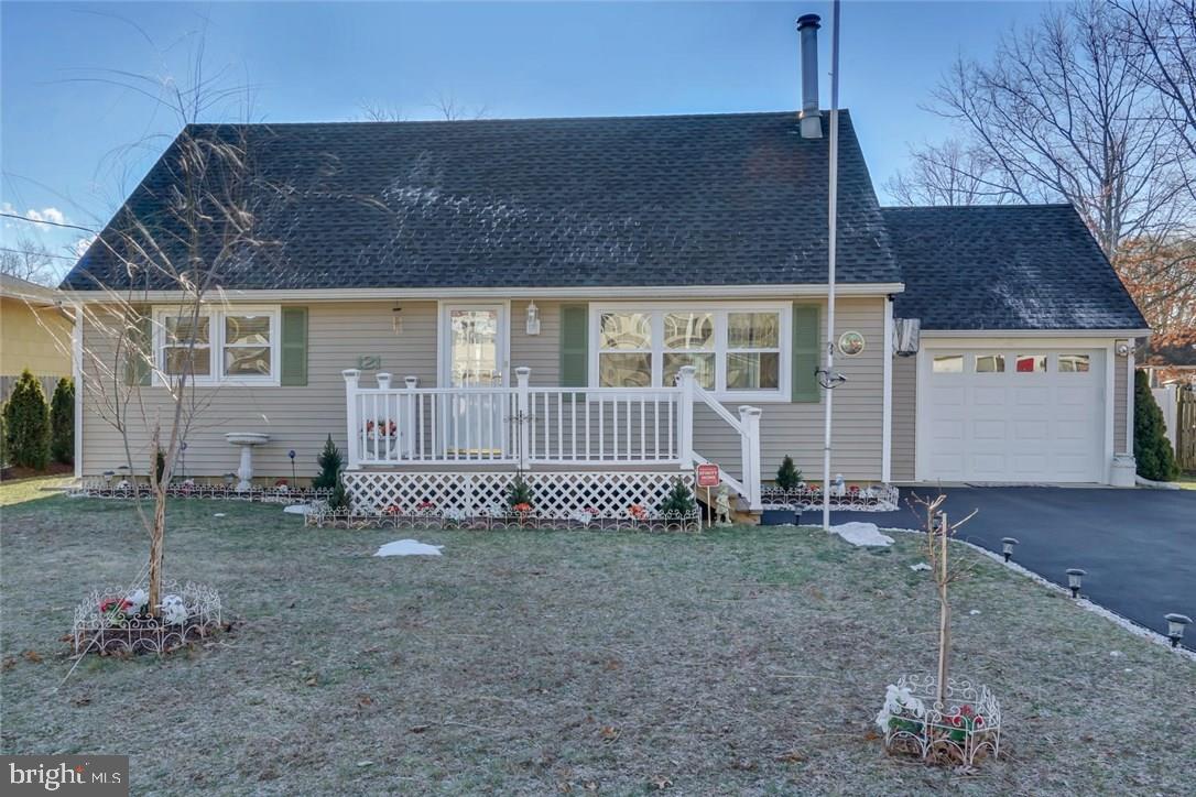121 Inlet Avenue Manahawkin, NJ 08050 - Photo 4 of 33 Gallery Image 4