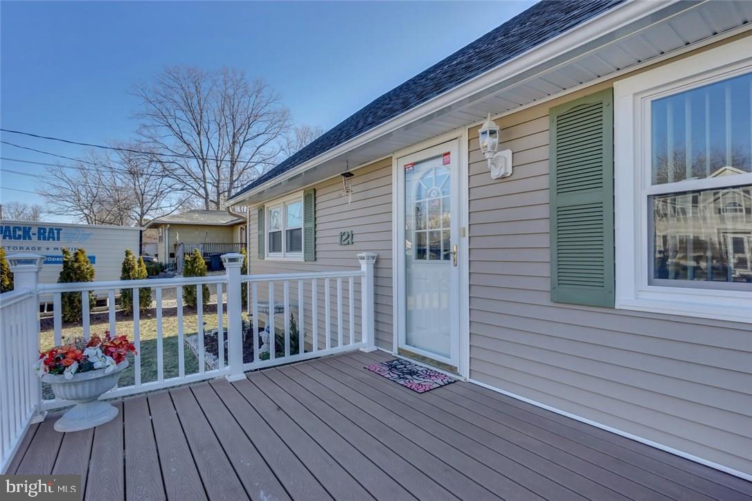 121 Inlet Avenue Manahawkin, NJ 08050 - Photo 6 of 33 Gallery Image 6
