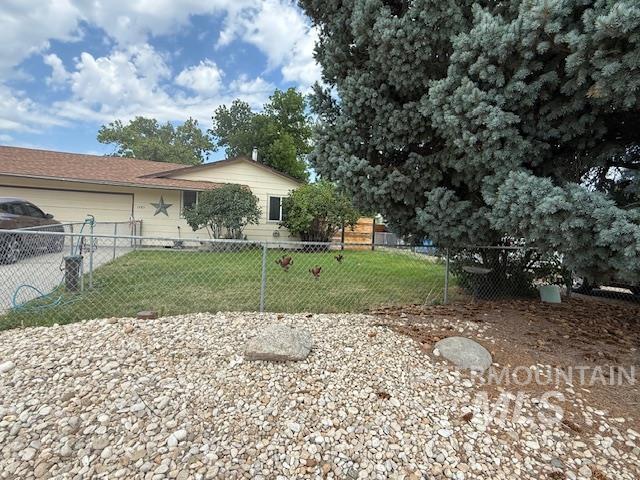 1285 South Jade Avenue Meridian, ID 83642 - Photo 2 of 6