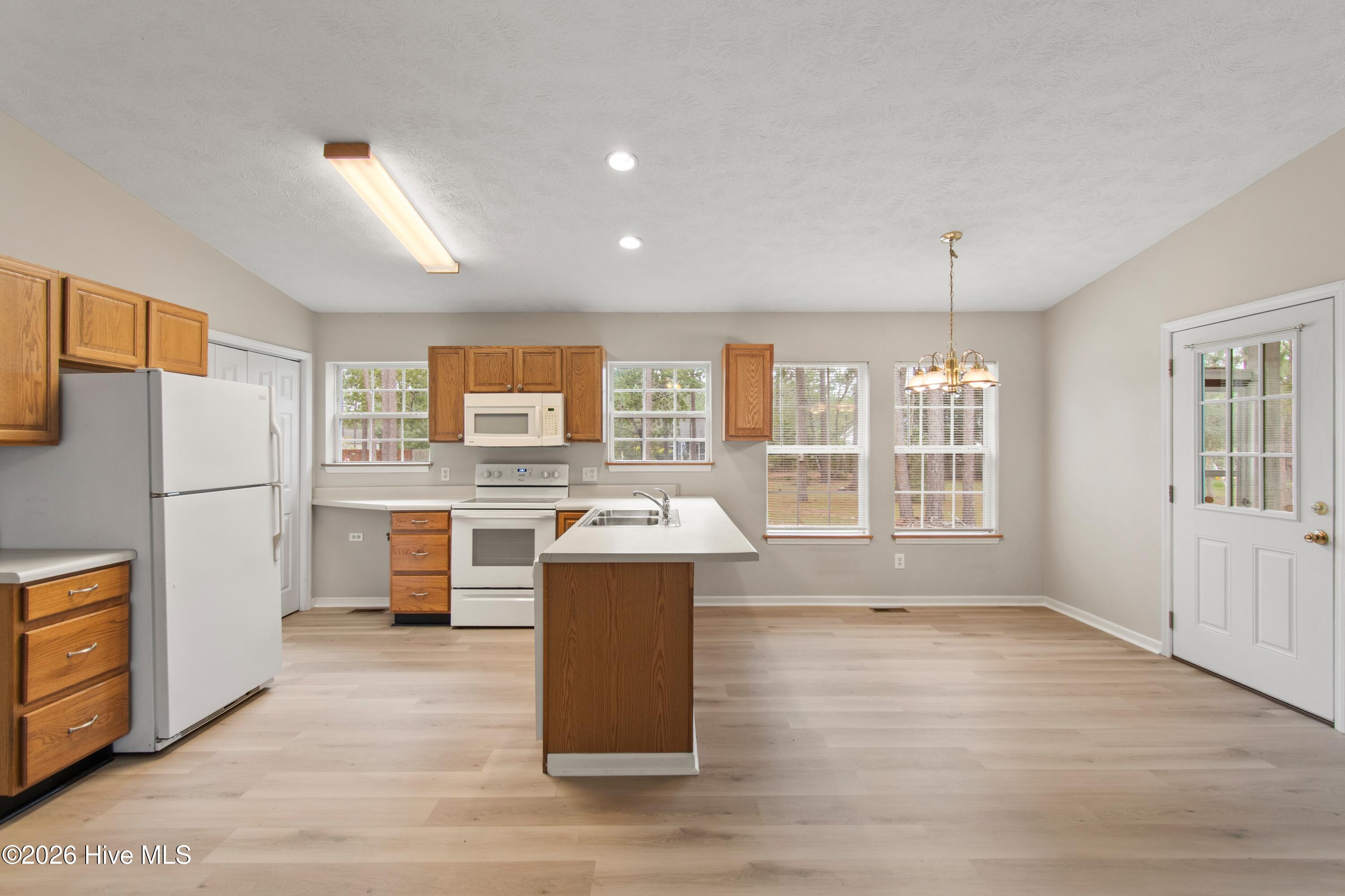 2311EBoilingSpringRd - 20 (1)