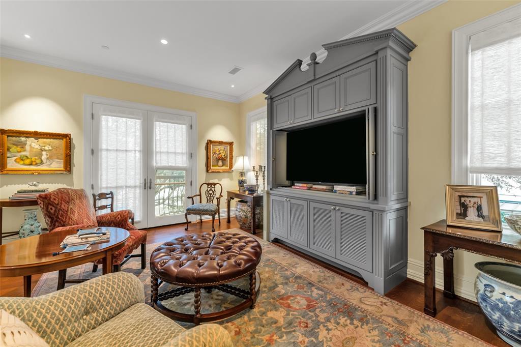 8511 Edgemere Road, Unit 201 Dallas, TX 75225 - Photo 9 of 40