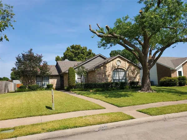 $2,295 | 904 Rocky Creek Lane, Allen, TX 75002