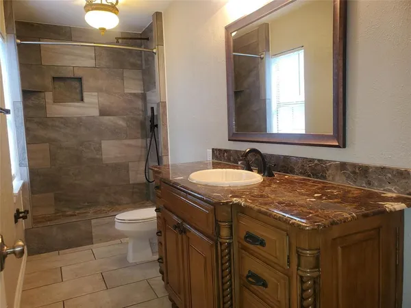 $2,295 | 904 Rocky Creek Lane, Allen, TX 75002