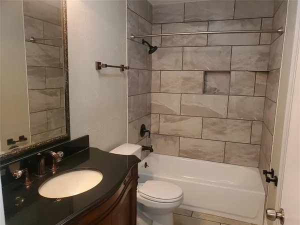 $2,295 | 904 Rocky Creek Lane, Allen, TX 75002