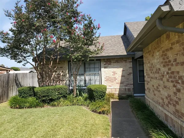 $2,295 | 904 Rocky Creek Lane, Allen, TX 75002