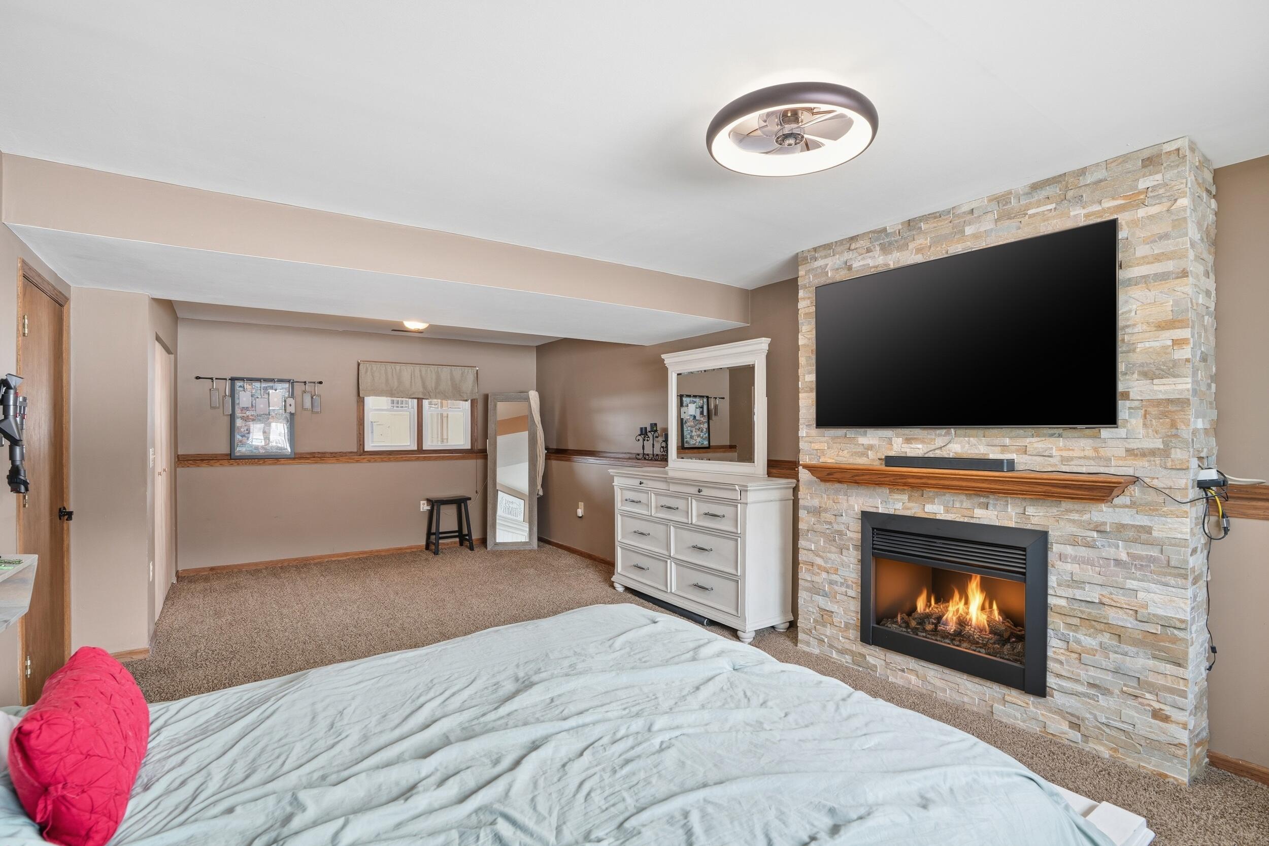 401 North Lillian Street Griffith, IN 46319 - Photo 18 of 24 2500x1667