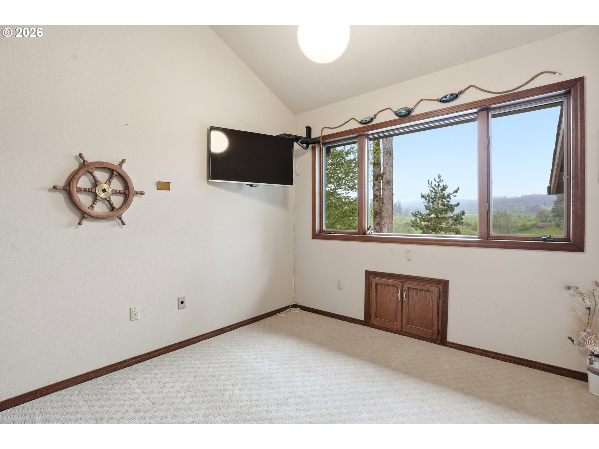 23905 Butteville Road Northeast Aurora, OR 97002 - Photo 28 of 47 Bedroom