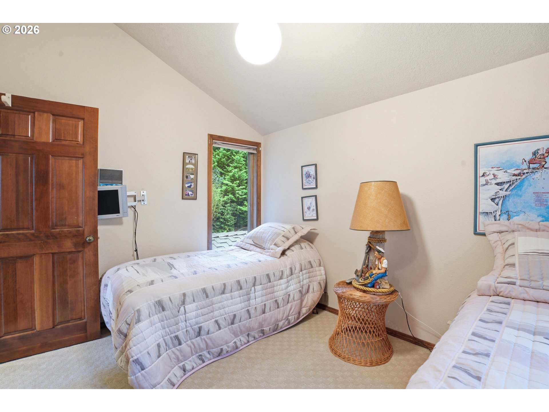23905 Butteville Road Northeast Aurora, OR 97002 - Photo 29 of 47 Bedroom