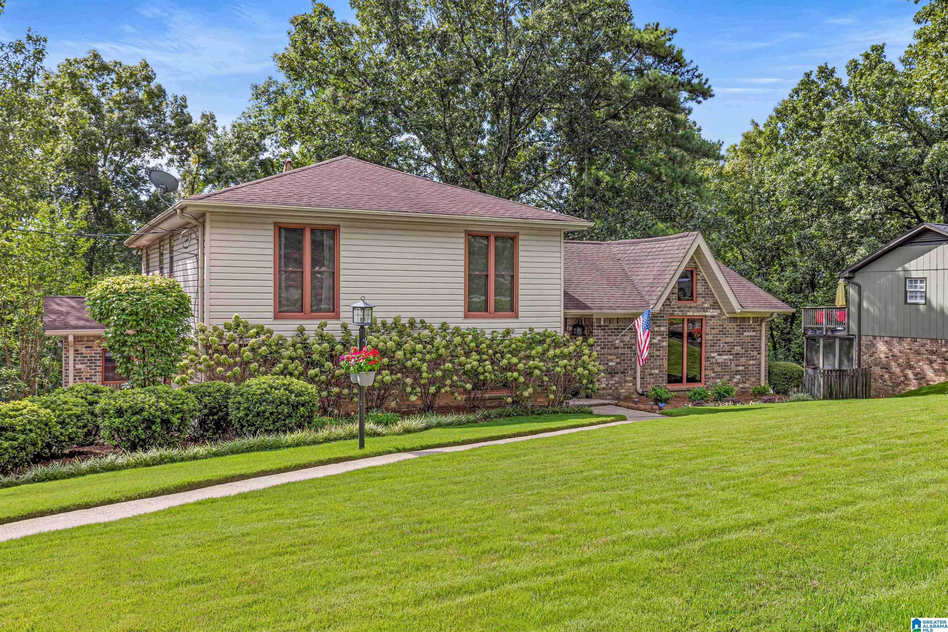 4621 Burningtree Lane Pelham, AL 35124 - Photo 3 of 36
