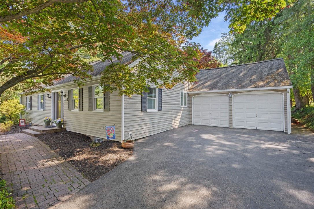 235 Castle Road Rochester, NY 14623 - Photo 2 of 37