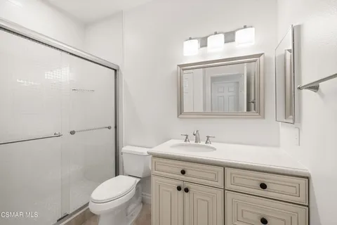 $979,950 | 4839 La Vella Drive, Oak Park, CA 91377