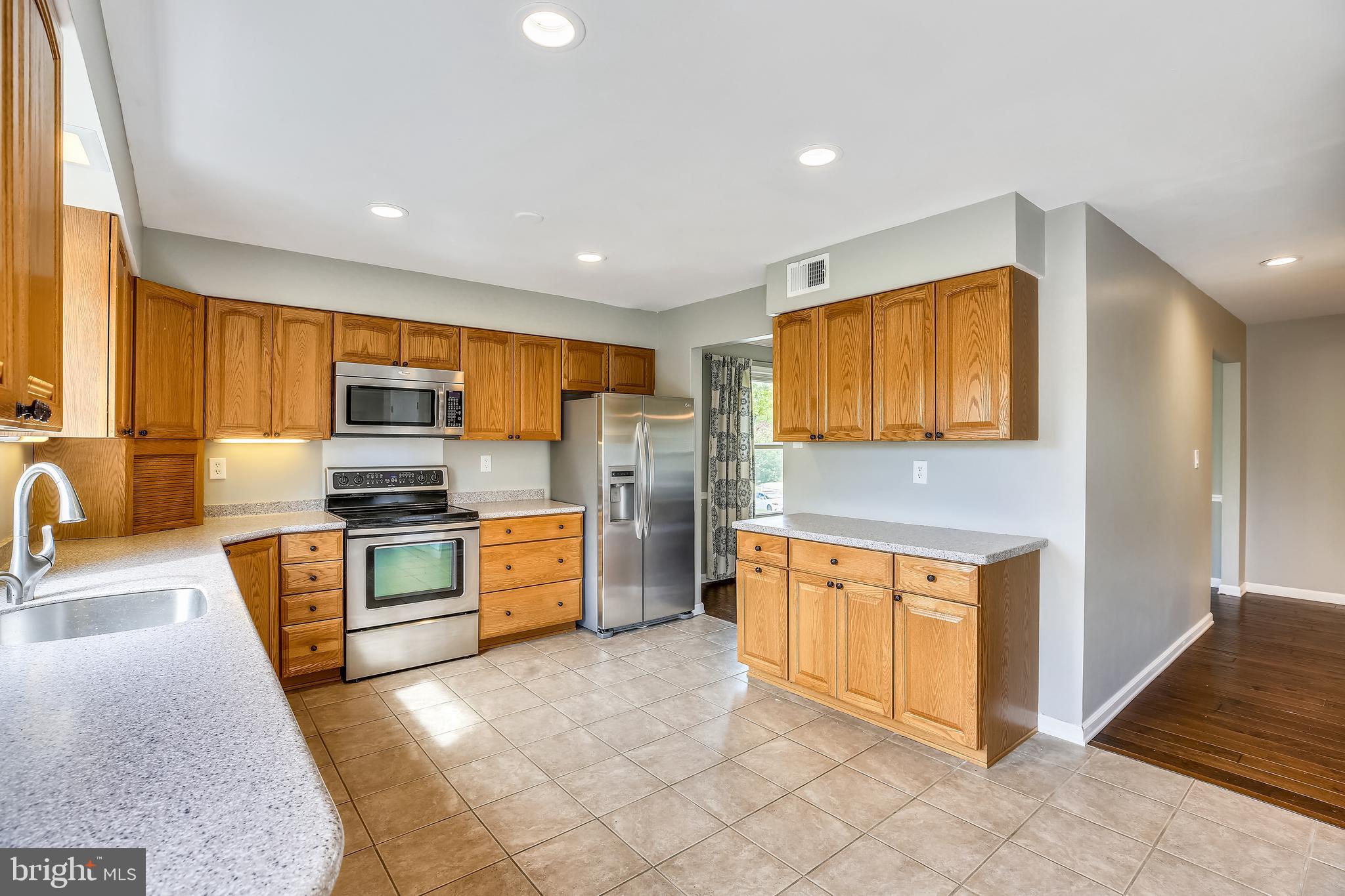 14516 Sandy Ridge Road Silver Spring, MD 20905 - Photo 20 of 79 Main level kitchen