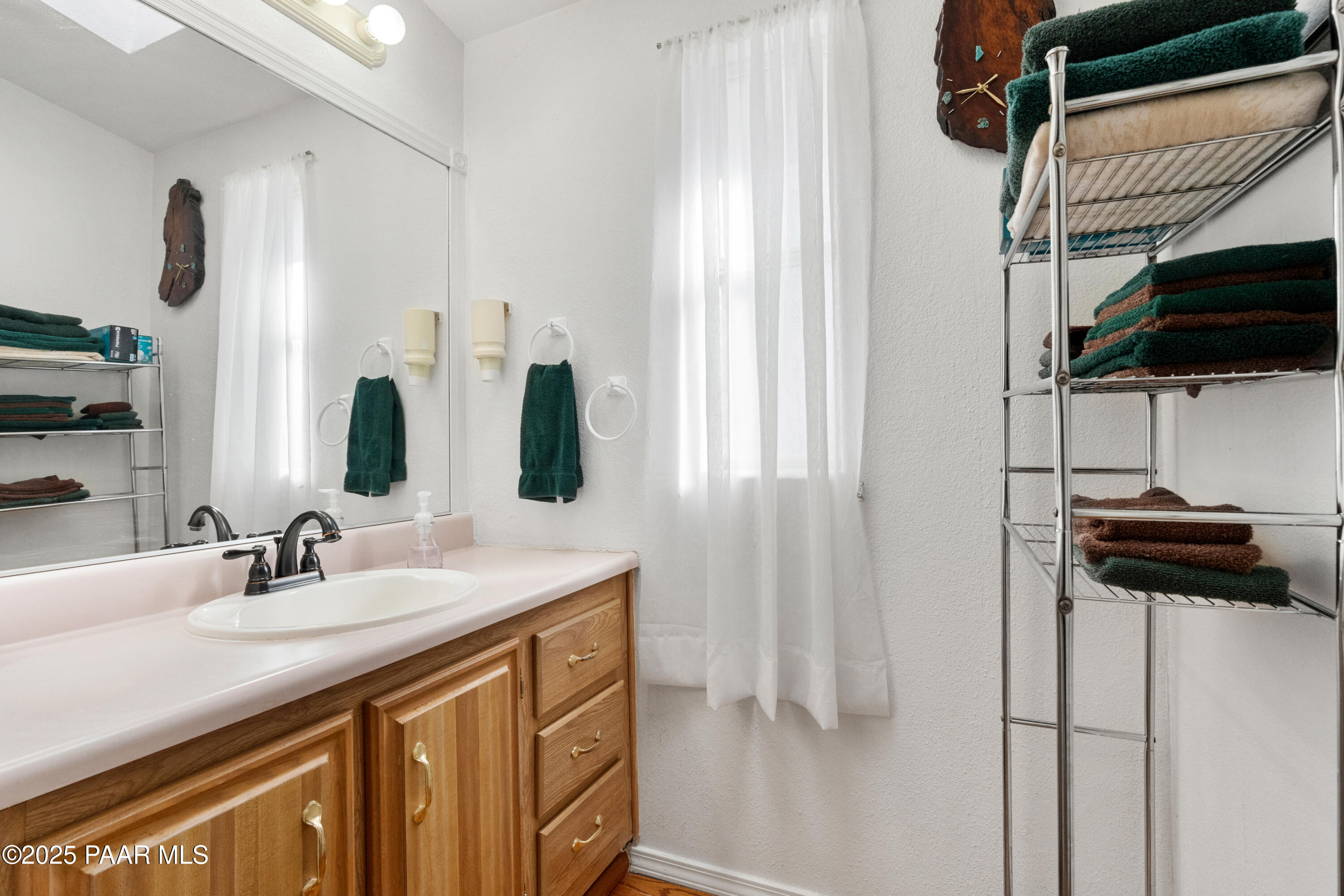 12190 East Obsidian Loop Road Dewey, AZ 86327 - Photo 13 of 25 014_Primary Bathroom