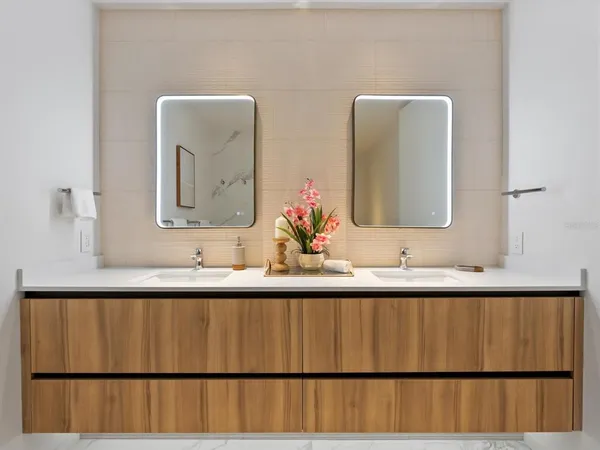 $7,000 | 1020 Sunset Point Road, Unit 213, Clearwater, FL 33755