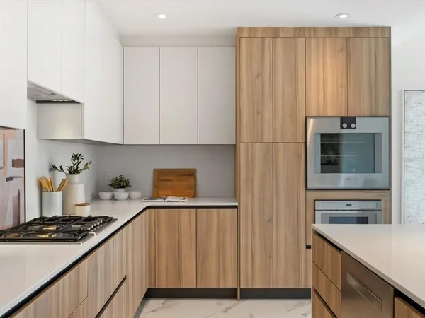 $7,000 | 1020 Sunset Point Road, Unit 213, Clearwater, FL 33755