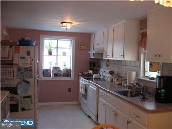 608 Continental Road Hatboro, PA 19040 - Photo 3 of 12 Kitchen
