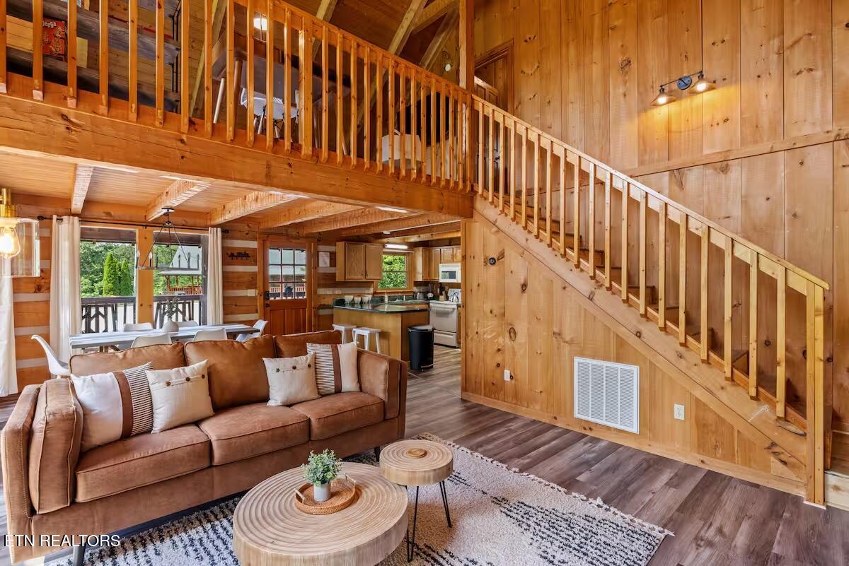 1709 Bear View Road Sevierville, TN 37876 - Photo 5 of 28 Living Room