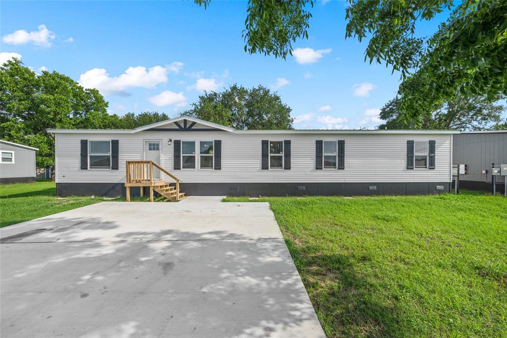 4405 Rocking K Drive Bellmead, TX 76705 - Photo 2 of 16 Gallery Image 2