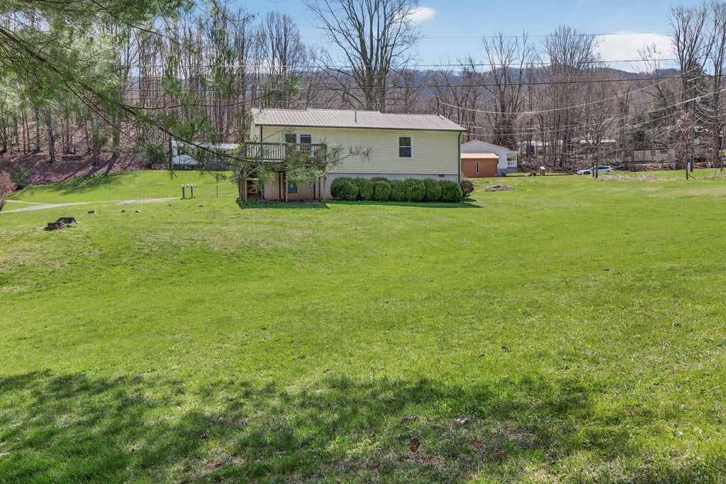 5285 Wardell Road Pounding Mill, VA 24637 - Photo 4 of 24 Gallery Image 4