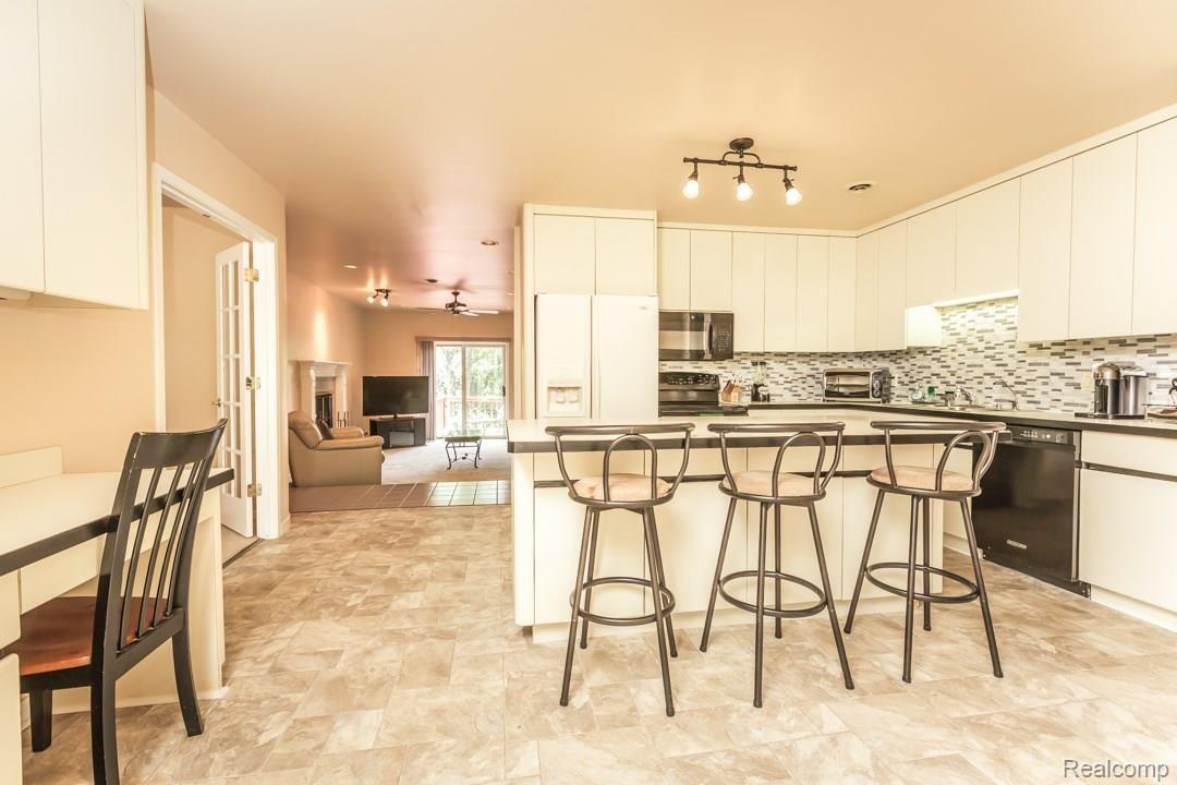 1261 Pine Ridge Road Milford, MI 48380 - Photo 27 of 90 AB6A0054.jpg