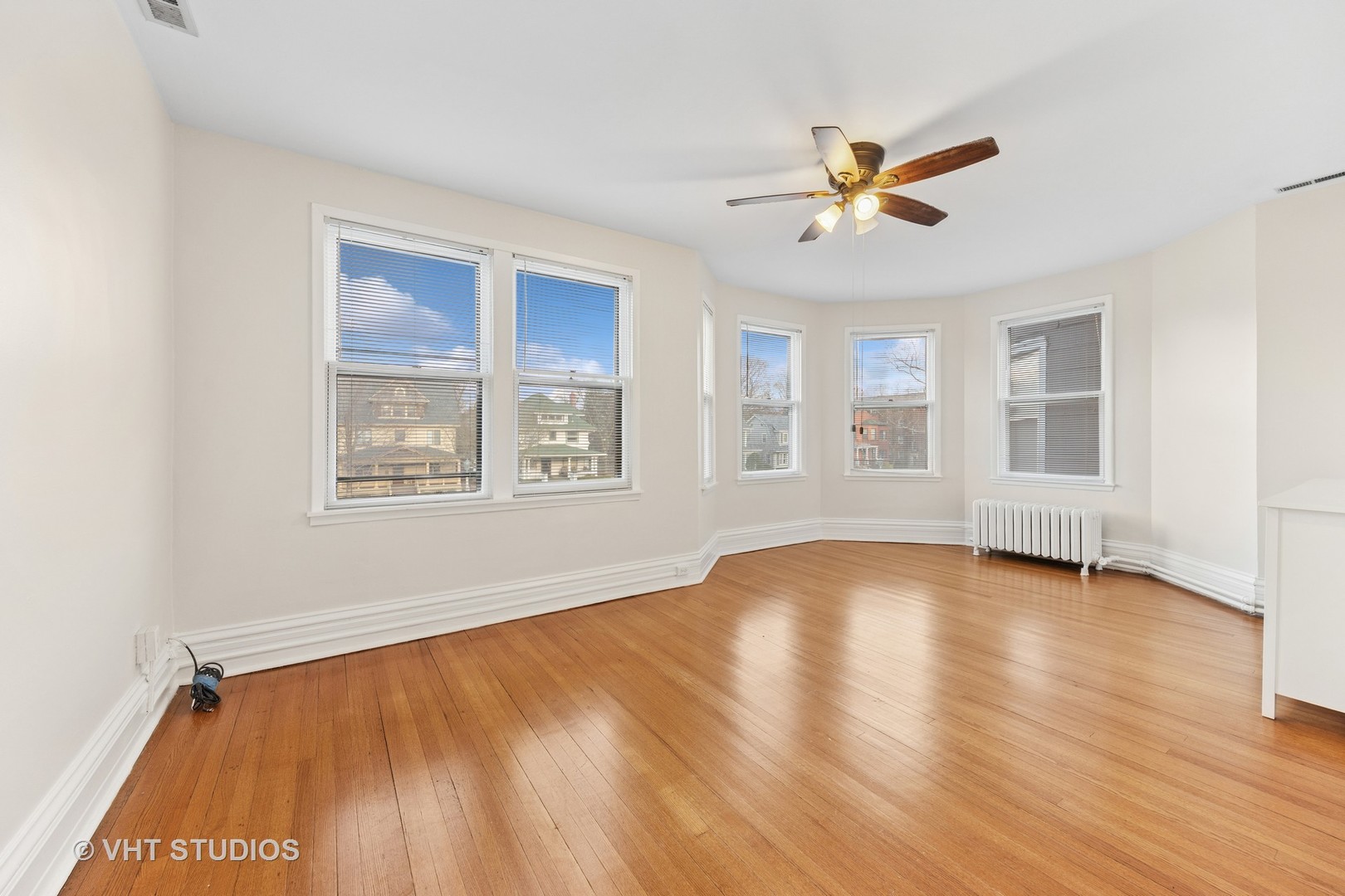 309 Wesley Avenue Oak Park, IL 60302 - Photo 26 of 56 wooden floor in an empty room with a window