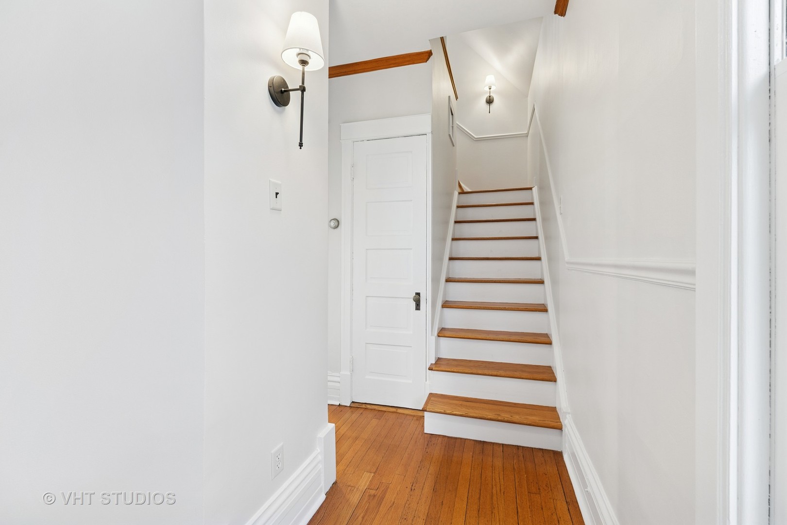 309 Wesley Avenue Oak Park, IL 60302 - Photo 38 of 56 a view of a hallway with wooden floor and entryway